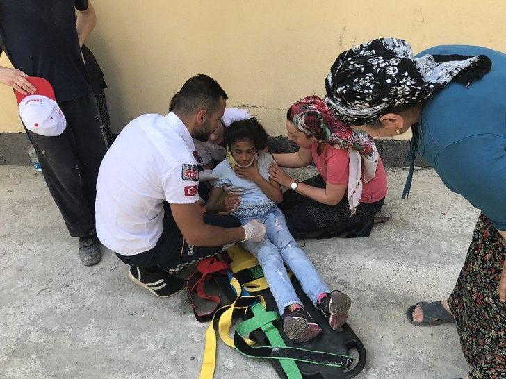 Motosiklet Kazasında Dede Ve Torunu Yaralandı G1