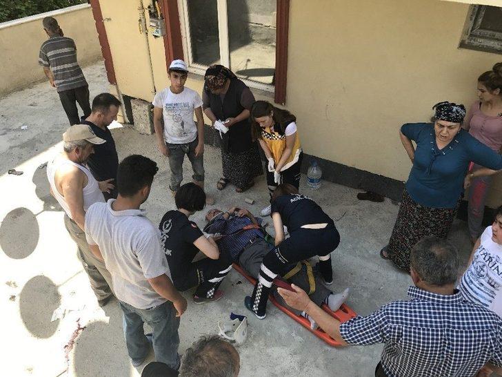 Motosiklet Kazasında Dede Ve Torunu Yaralandı G3