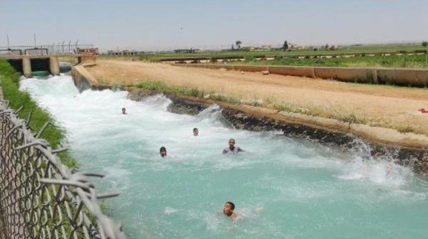 Şanlıurfa'da Belediye Sıcak Nedeniyle Havuzları &Uuml;cretsiz Yaptı