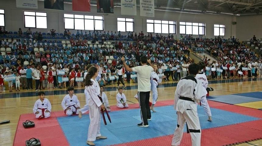 Rize&rsquo;de Yaz Spor Okulları A&ccedil;ılışı Yapıldı