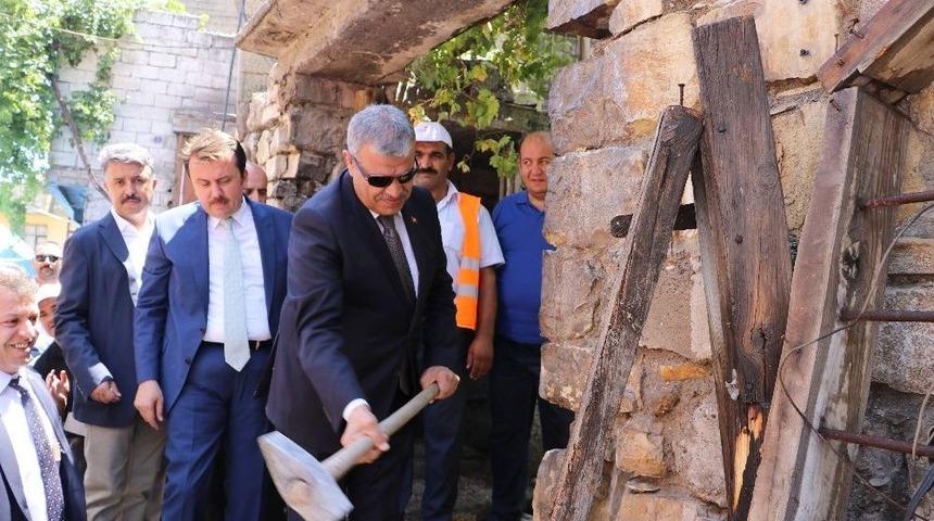 Kahramanmaraş&rsquo;ta Kentsel D&ouml;n&uuml;ş&uuml;mde İlk Kazma Vuruldu