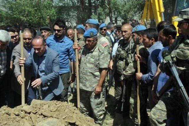 Güvenlik Korucusu, Arkadaşının Silahından Çıkan Kurşunla Şehit Oldu