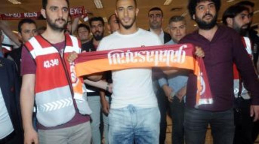 Galatasaray&rsquo;ın Yeni Transferi Belhanda İstanbul&rsquo;da