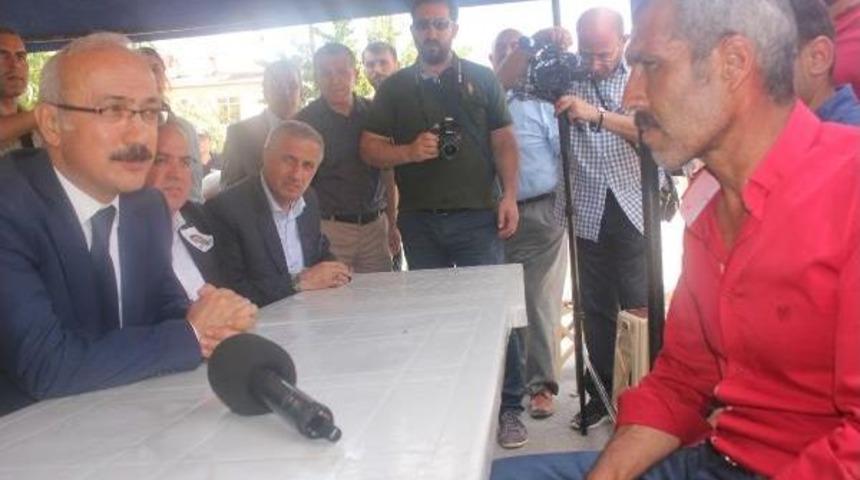 Bakan Elvan, Şehit Ailelerini Ziyaret Etti