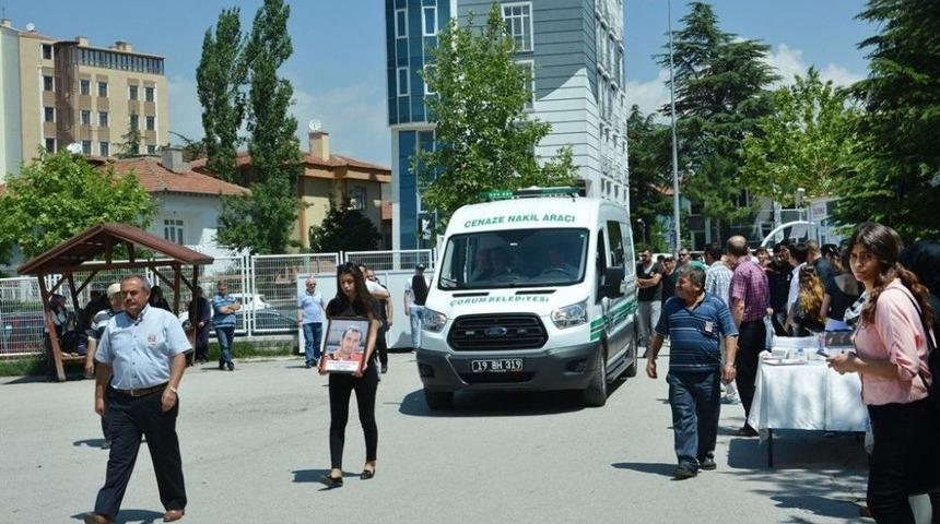 İsa Öğretmen Son Yolculuğuna Uğurlandı