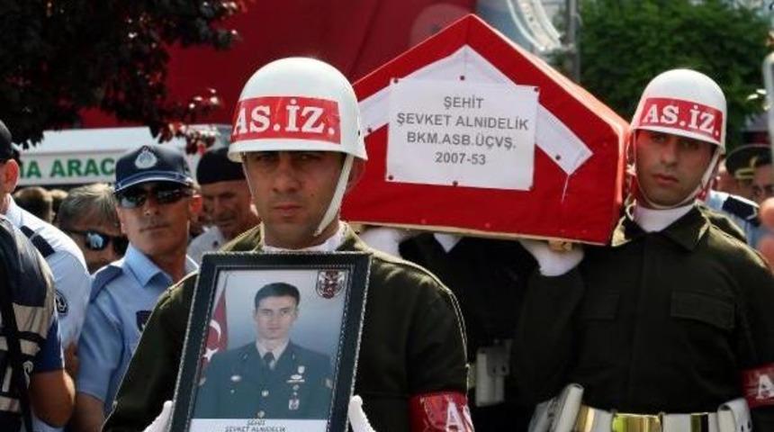 Şehit Annesi: Ben Seni B&ouml;yle Mi G&ouml;recektim (2)