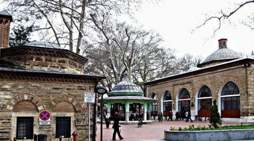 M&uuml;ezzin Sara N&ouml;beti Ge&ccedil;irince Ezan Yarım Kaldı