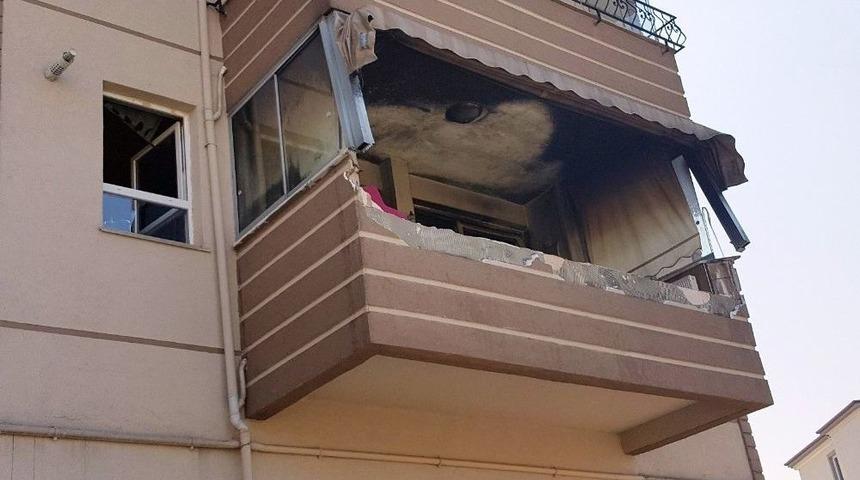 Doğalgazı A&ccedil;tı, Ayrıldığı Eşinin Evini Havaya U&ccedil;urdu