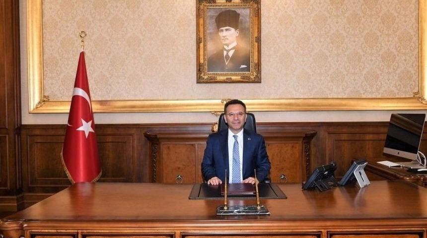 Vali H&uuml;seyin Aksoy Kocaeli&rsquo;de G&ouml;reve Başladı