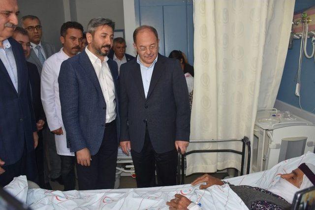 Başbakan Yardımcısı Kurtulmuş, Samsatlı Depremzedelerle Görüştü