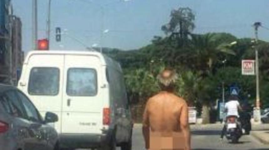 Aşırı Sıcak Delirtti, &Ccedil;ırıl&ccedil;ıplak Soyundu