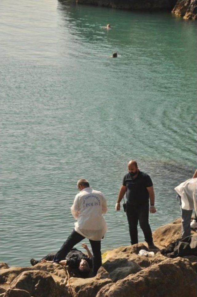 Zonguldak’Ta Denizde Erkek Cesedi Bulundu