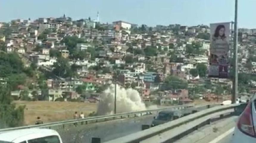 Patlayan Su Borusu S&uuml;r&uuml;c&uuml;lere Zor Anlar Yaşattı