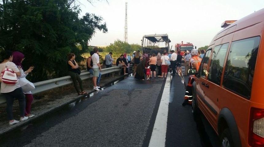 Yolcu Otob&uuml;s&uuml; Yandı