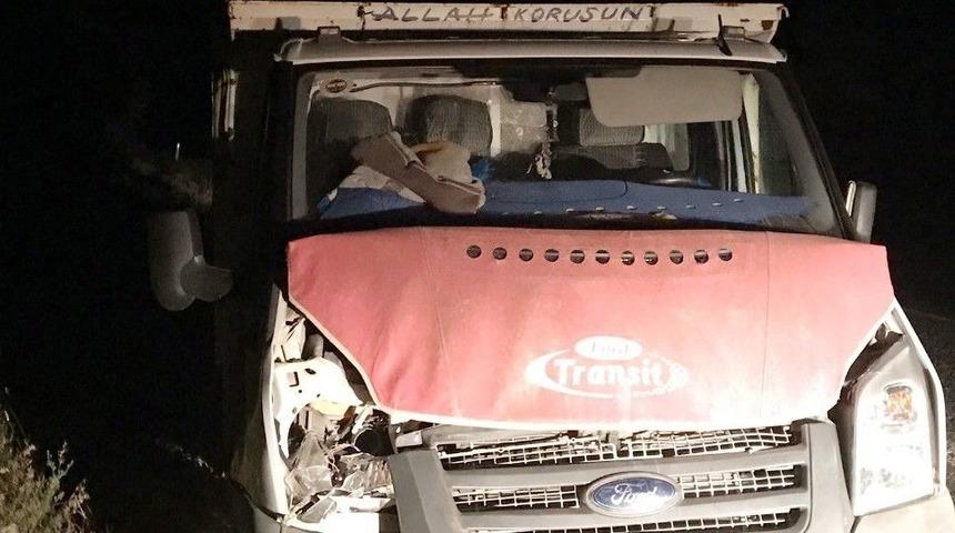 Kağızman&rsquo;da Trafik Kazası: 2 &Ouml;l&uuml;