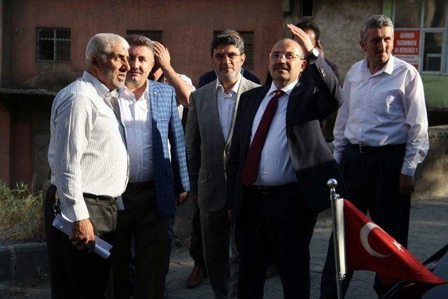 Vali Ustaoğlu Ayağının Tozuyla Ziyaretlere Başladı