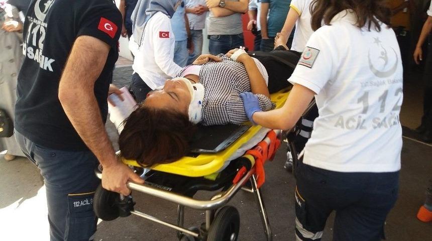 Kadını Ara&ccedil;tan Yola Attılar