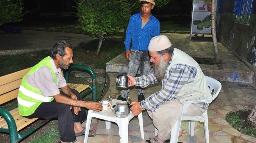 Sıcak Hava Dalgası Etkisini S&uuml;rd&uuml;r&uuml;yor