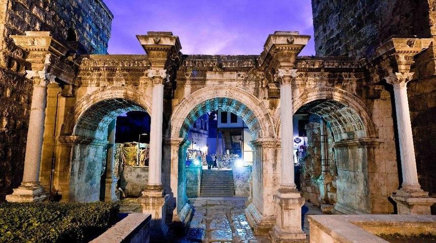 Yivli Minare Ve Hadrinanus Kapısı&rsquo;nda Festival Heyecanı