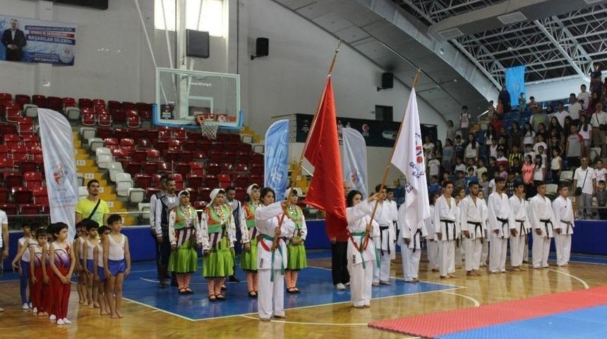 Spor Merkezleri Törenle Açıldı