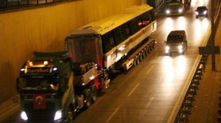 İstanbul’un Yeni Vagonları Kocaeli’nden Geçti