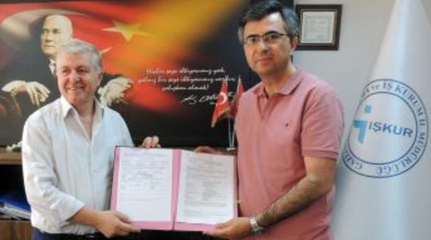 Naci Topçuoğlu Myo’nun 20 Makine Halısı Desinatörü Yetiştirilecek