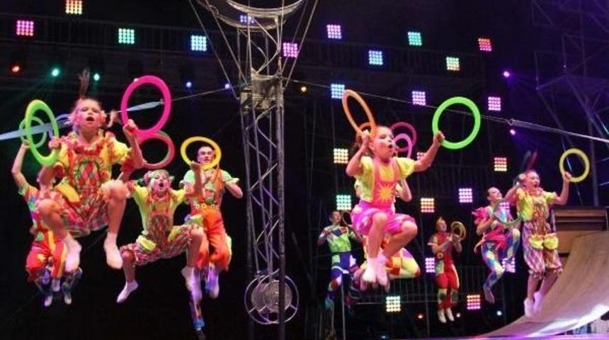 &Ccedil;ocuk Akrobatlardan Kimsesiz &Ccedil;ocuklar I&ccedil;in G&ouml;steri