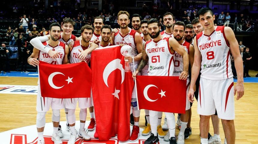 A Milli Erkek Basketbol Takımı VTG S&uuml;per Kupa'da şampiyon oldu