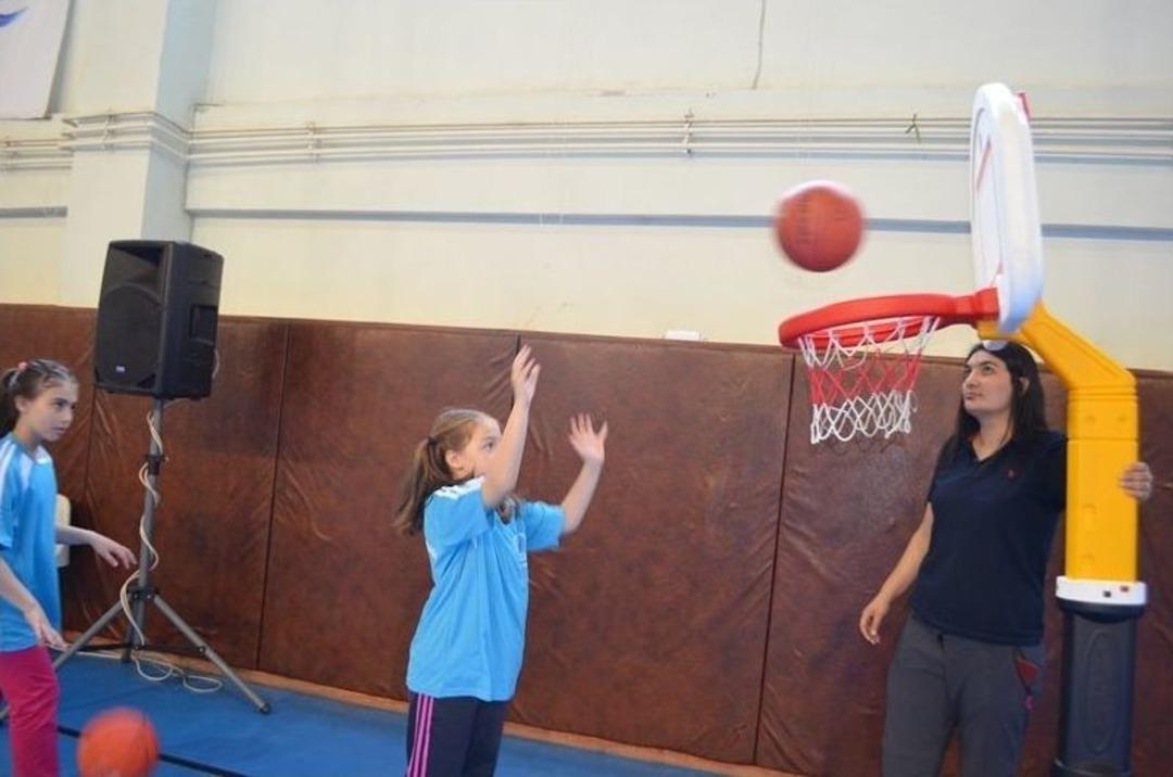 Yaz Spor Okullarına Muhteşem Başlangı&ccedil;