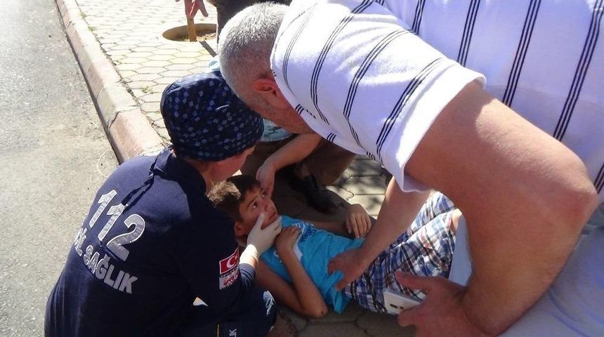 Ekmek Almaya Giden &Ccedil;ocuğa Otomobil &Ccedil;arptı