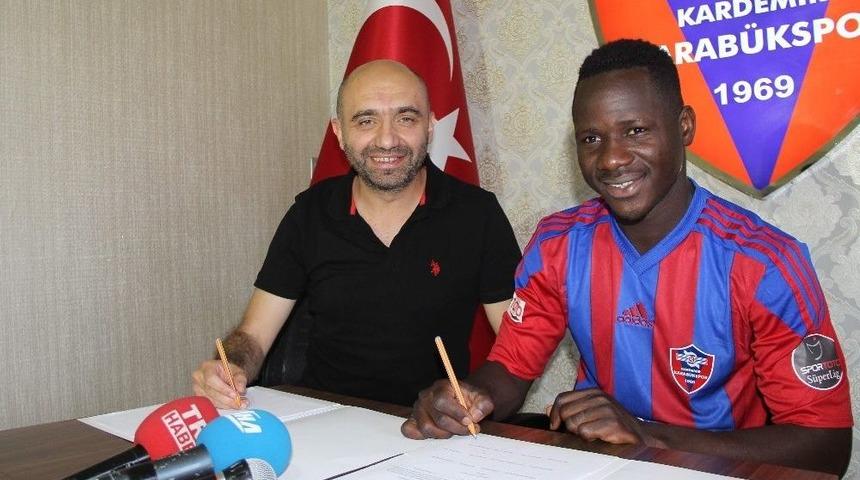 Karab&uuml;kspor, Hamidou Traore İle 3 Yıllık S&ouml;zleşme İmzaladı