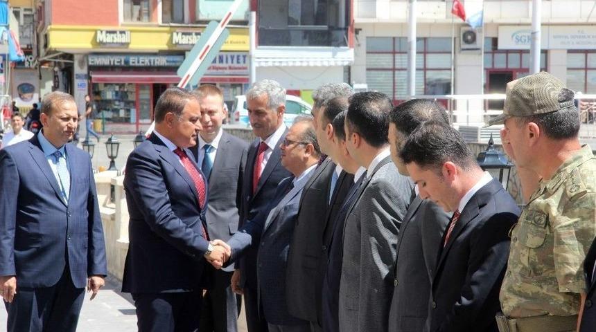Kilis Valisi Tekinarslan G&ouml;revine Başladı