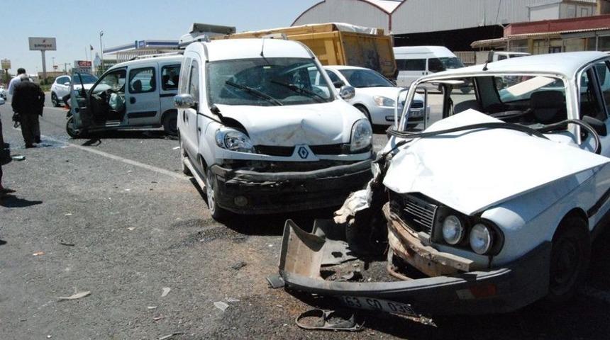 Şanlıurfa&rsquo;da Zincirleme Trafik Kazası: 5 Yaralı