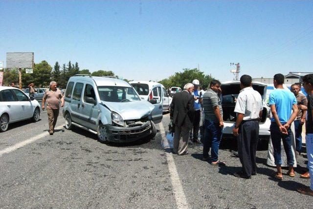 Şanlıurfa’da Zincirleme Trafik Kazası: 5 Yaralı