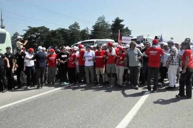 Kılıçdaroğlu’nun Yürüyüş Programı Sıcak Havaya Göre Belirleniyor