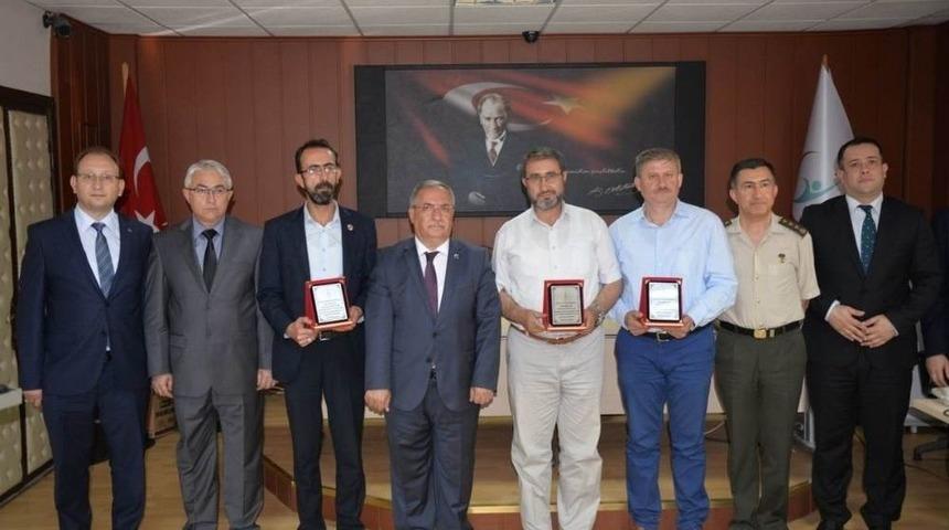 K&uuml;tahya&rsquo;da Uyuşturucu İle M&uuml;cadele Eden Stk&rsquo;lar &Ouml;d&uuml;llendirildi