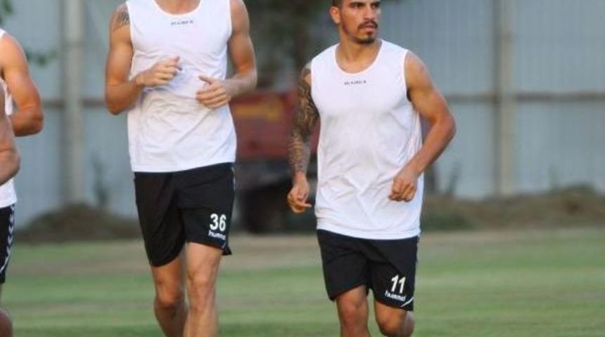 Manisaspor 5 Futbolcu Deniyor