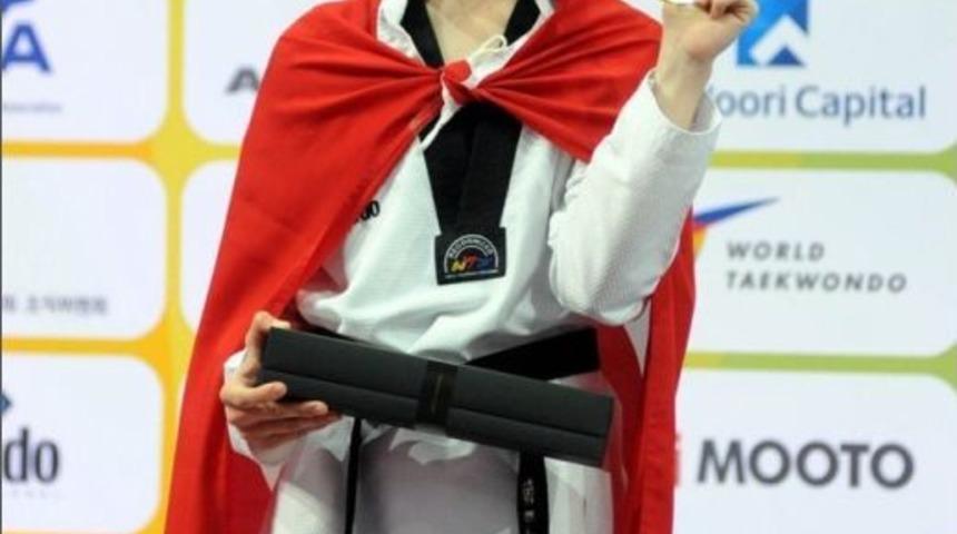 D&uuml;nya Tekvando Şampiyonu Sel&ccedil;uk&rsquo;tan