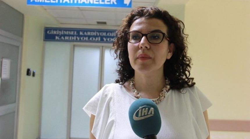 Romanya&rsquo;da Kalp Krizi Ge&ccedil;iren Tır Şof&ouml;r&uuml; İ&ccedil;in Bin Kilometre Yol Katettiler