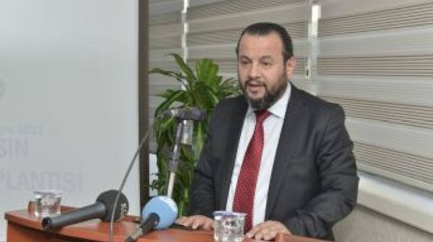 Rekt&ouml;r Akg&uuml;l, &Ouml;ğrencileri Nur Tatar&rsquo;ın D&uuml;nya Şampiyonluğunu Kutladı