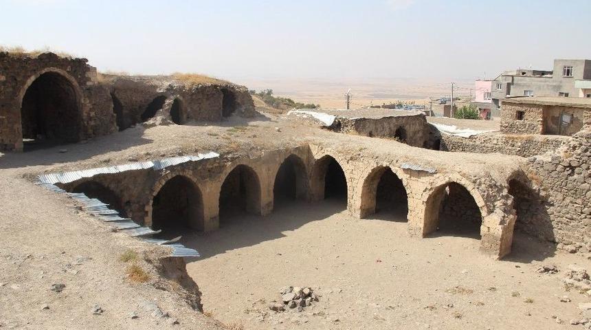 Batman’da Tarihi Yerler Temizleniyor