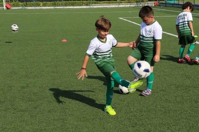 Manisa’daki Yaz Spor Okullarına Büyük İlgi