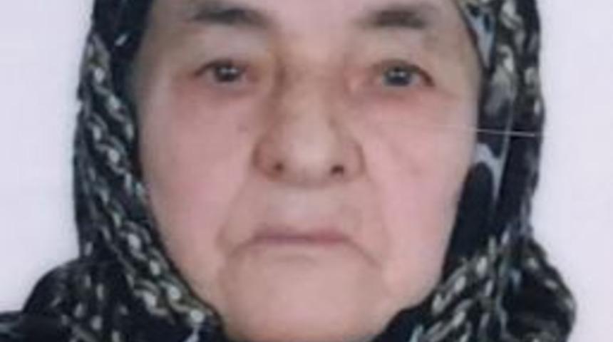 Pencere Camı Silerken 3'&uuml;nc&uuml; Kattan D&uuml;şen Yaşlı Kadın &Ouml;ld&uuml;