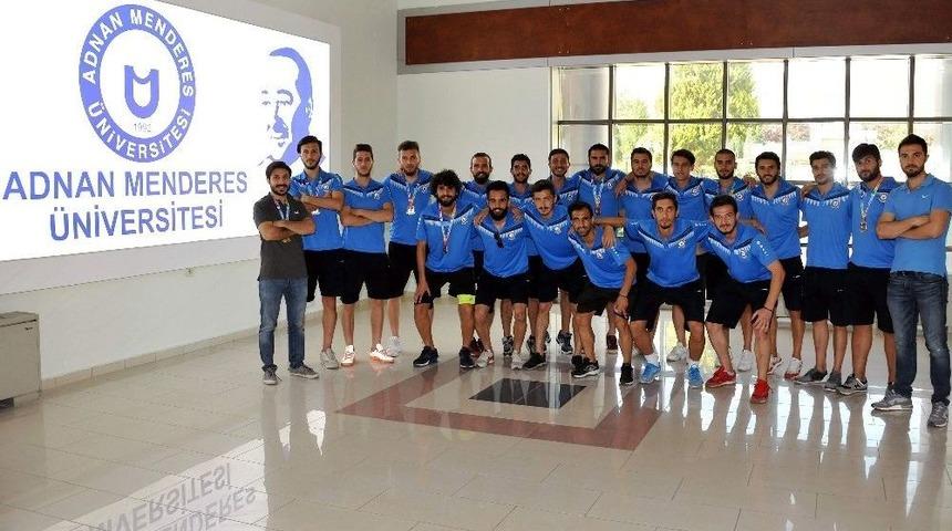 Ad&uuml; Futbol Takımı D&uuml;nya Şampiyonasında T&uuml;rkiye&rsquo;yi Temsil Edecek