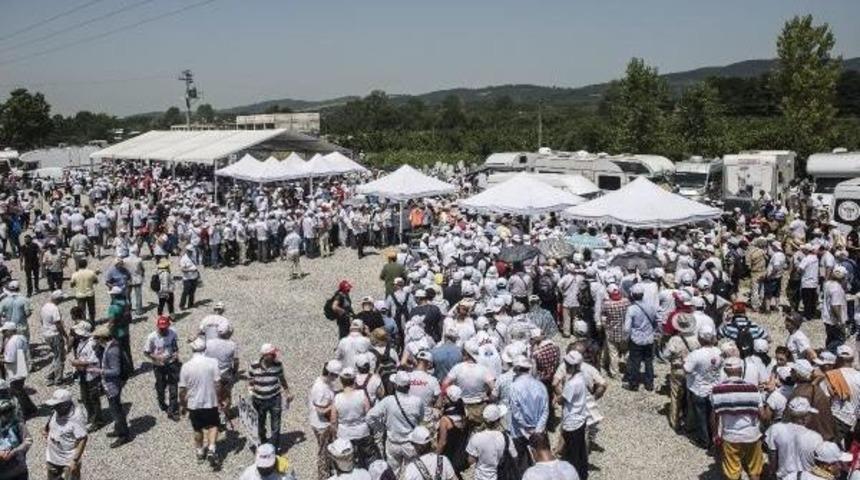 Fotoğraflar // Adalet Y&uuml;r&uuml;y&uuml;ş&uuml; 16.g&uuml;n&uuml;nde ;sıcak Hava Y&uuml;r&uuml;yenleri Etkiliyor