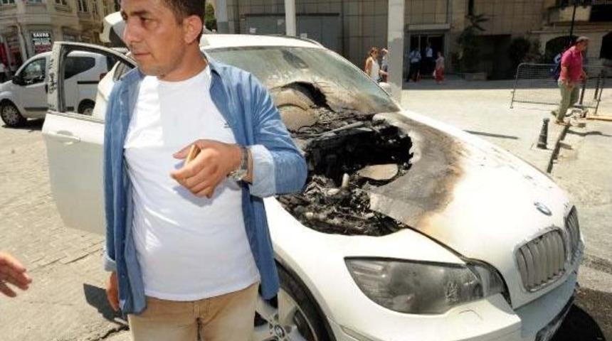 Taksim Meydanı'nda Lüks Araç Alev Aldı