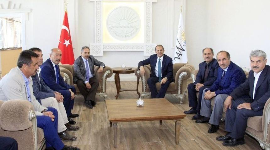 Vali Taşyapan, B&uuml;y&uuml;kşehir Belediyesine Veda Etti