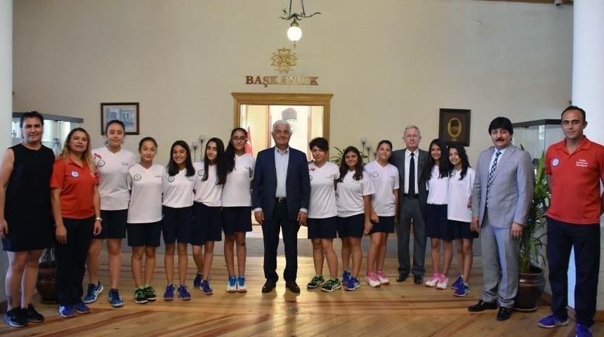 Muğla B&uuml;y&uuml;kşehrin Başarılı Sporcuları &Ouml;d&uuml;llendirildi