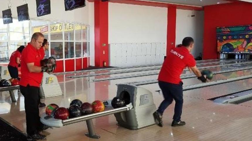 İşitme Engelliler Olimpiyatı'nda En Y&uuml;ksek Katılım Bowlingde