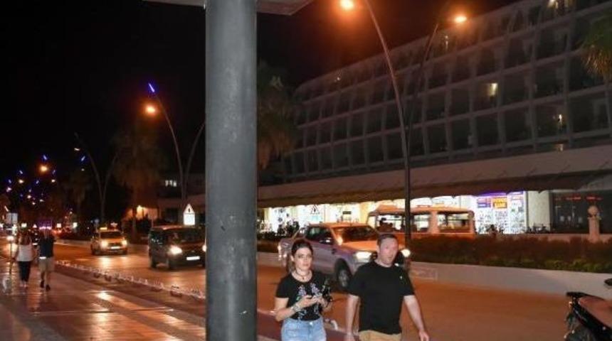 Afrika Sıcak Hava Dalgası Marmaris'tekileri Bunalttı